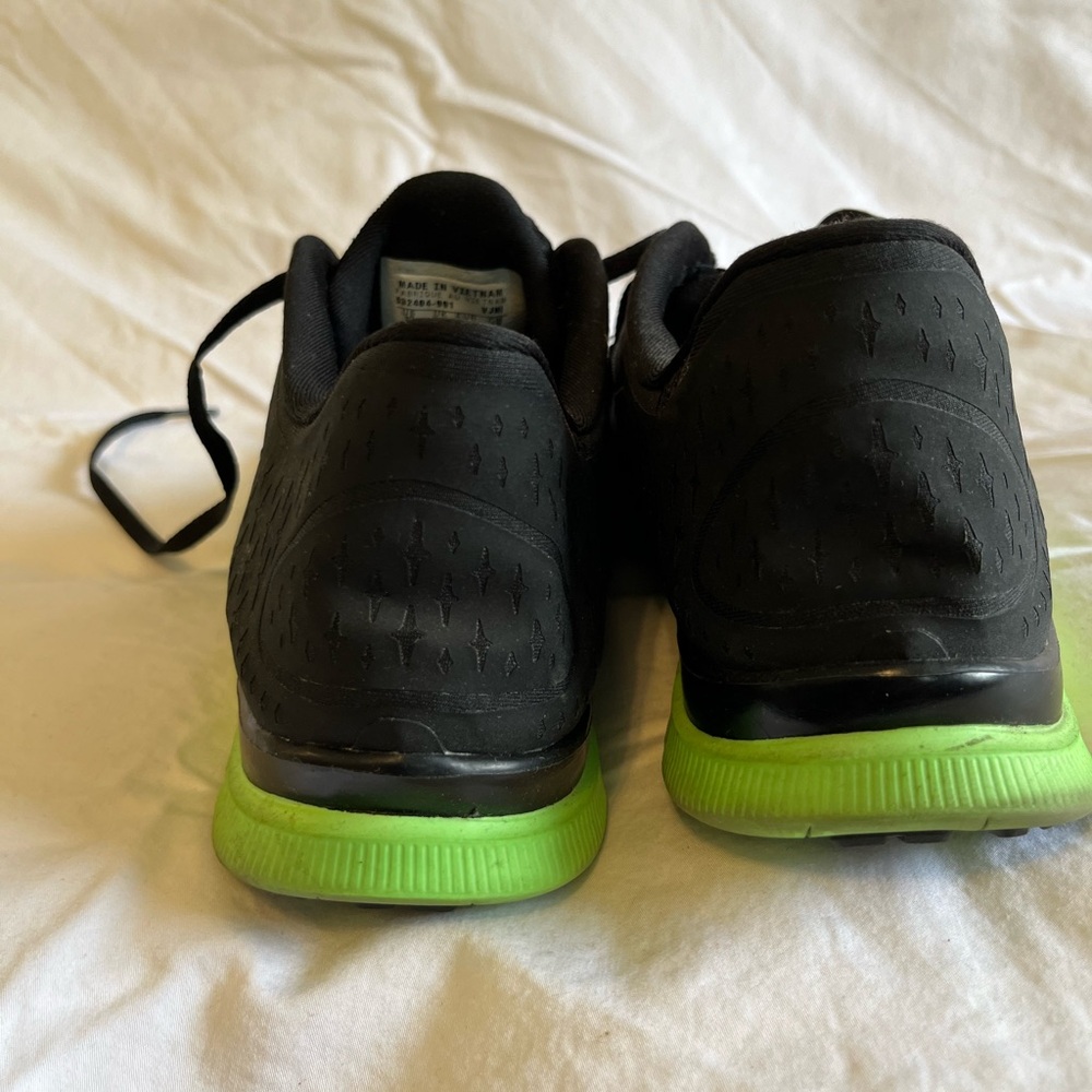 Excellent Condition 🌸 Nike Free Size 10 in Black and Green. - Picture 2 of 10